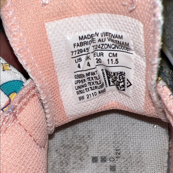 Converse Chuck Taylor All Star Rainbow Castle 2v Toddler size 4 US - Picture 3 of 6